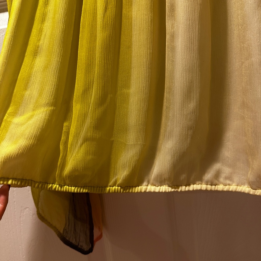 Cacharel Vintage 100% Silk Yellow Top. Size S. - Picture 6 of 8